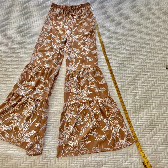 NWOT Endless Blu Tiered Wide Leg Pants Elastic Waist Floral Print Size Medium - Picture 6 of 9